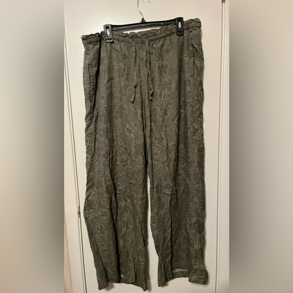 Green wide leg pants